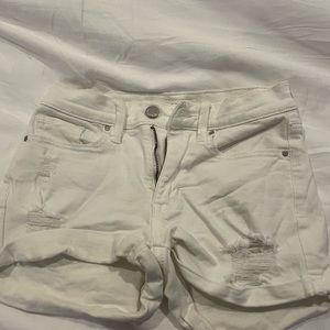 PACSUN WHITE JEAN SHORTS - SIZE 23/24